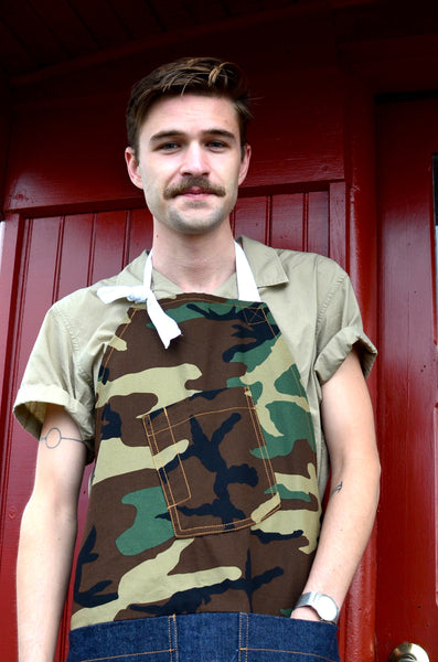 THE QUARTERMASTER APRON - CAMOUFLAGE / DENIM (UNISEX)