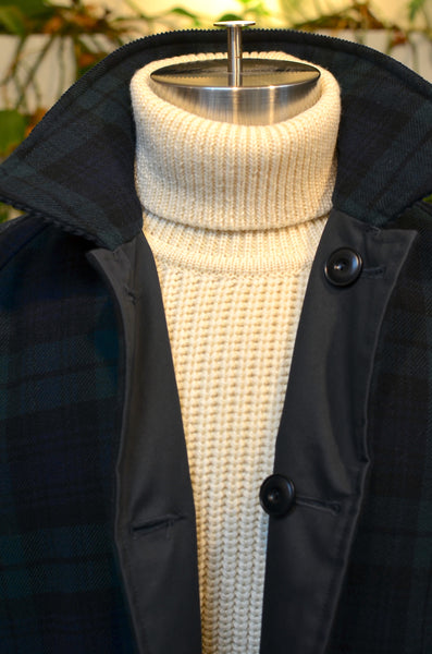 ARAN - FISHERMAN'S MERINO RIBBED TURTLENECK SWEATER (OFF-WHITE)