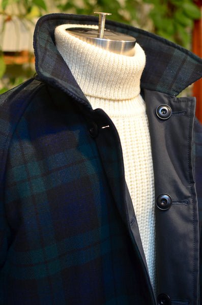 ARAN - FISHERMAN'S MERINO RIBBED TURTLENECK SWEATER (OFF-WHITE)