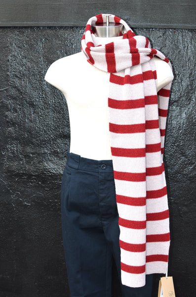 EAST HARBOUR SURPLUS - VALENTINE KNIT SCARF