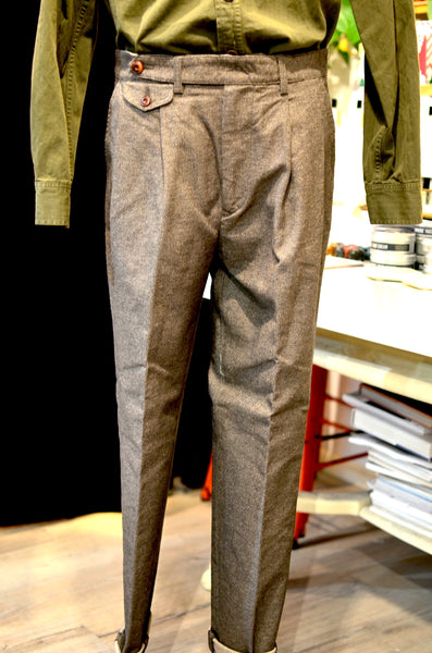 EAST HARBOUR SURPLUS - ENFIELD PLEATED PANTS (BROWN)