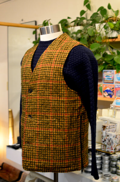 EAST HARBOUR SURPLUS - BRISTOL REVERSIBLE VEST (GREEN/BROWN/RED/GREEN PLAID)