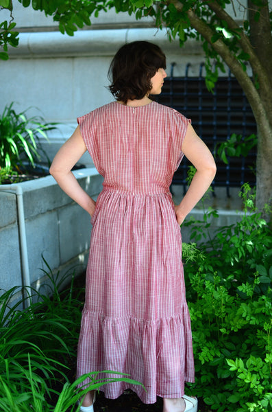 THE MERREL DEEP V TIERED DRESS - CHAMBRAY STRIPES NANTUCKET RED